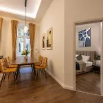 Exclusive Downtown Quentin By Prestige Homes Budapest