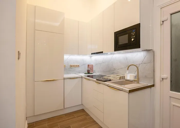 Exclusive Downtown Quentin By Prestige Homes Budapest