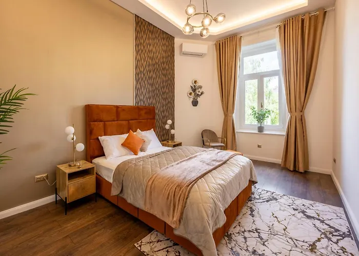 Exclusive Downtown Quentin By Prestige Homes Lejlighed