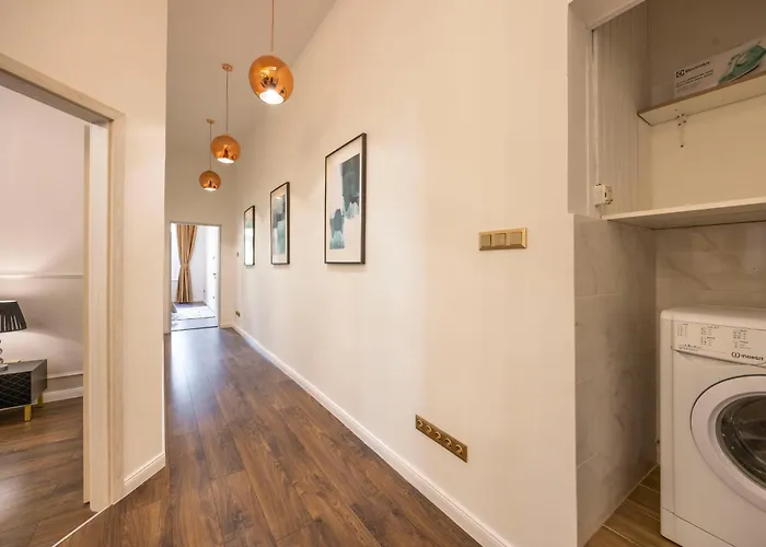 Exclusive Downtown Quentin By Prestige Homes Lejlighed