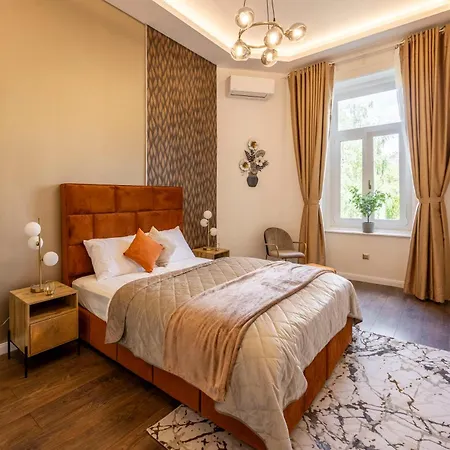 Exclusive Downtown Quentin By Prestige Homes Apartamento