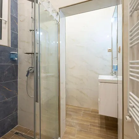 Exclusive Downtown Quentin By Prestige Homes Apartament *