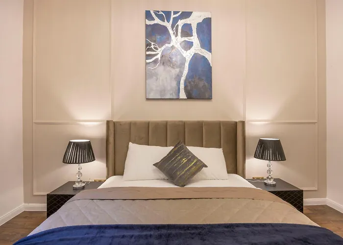Exclusive Downtown Quentin By Prestige Homes Apartmán