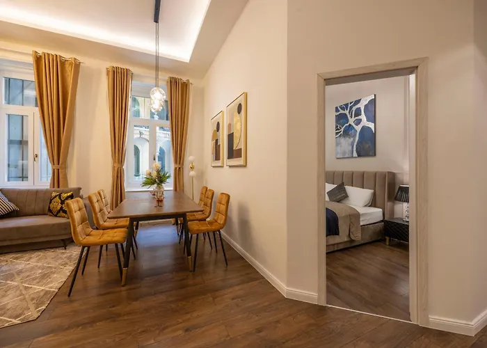 Exclusive Downtown Quentin By Prestige Homes Budapešť